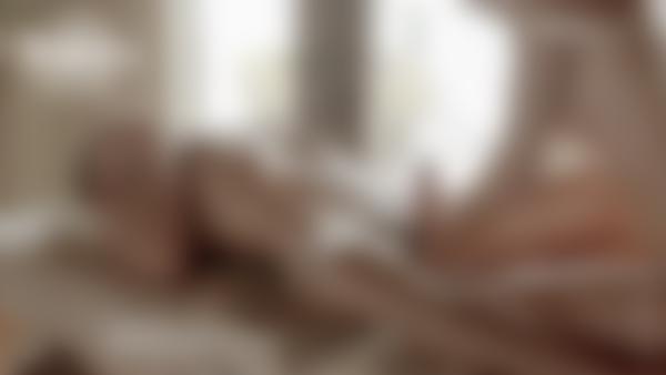 Skærmgreb #11 fra filmen Lingam Honoring Oral Massage