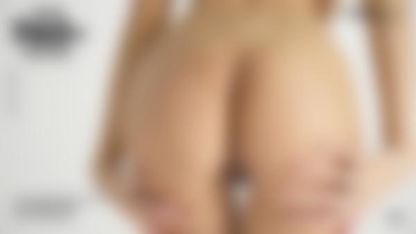 电影 Lola L 完美身材 中的屏幕截图 #11