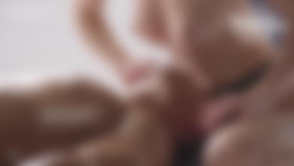 Skjágrip #9 úr kvikmyndinni Loving Touch Nudd
