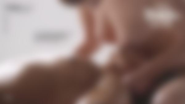 Skjágrip #11 úr kvikmyndinni Loving Touch Nudd