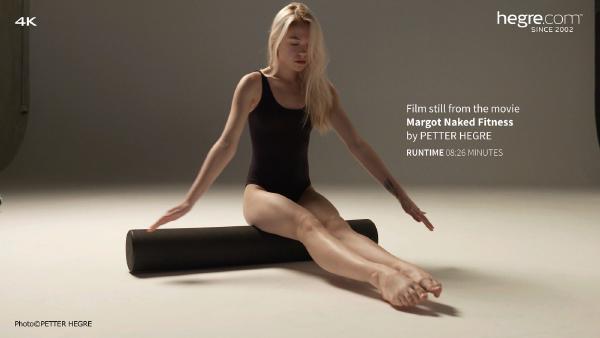 Margot Naked Fitness filminden # 1 ekran görüntüsü