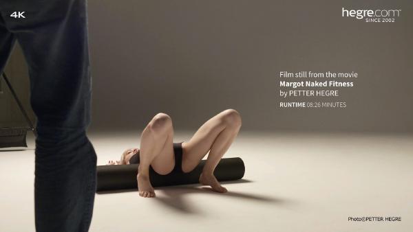 Ekrano paėmimas #7 iš filmo Margot Naked Fitness