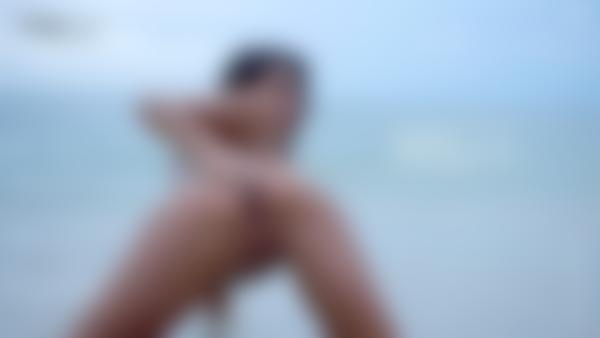 Captura de pantalla #10 de la película Sesión de fotos en la playa nudista de melena maria