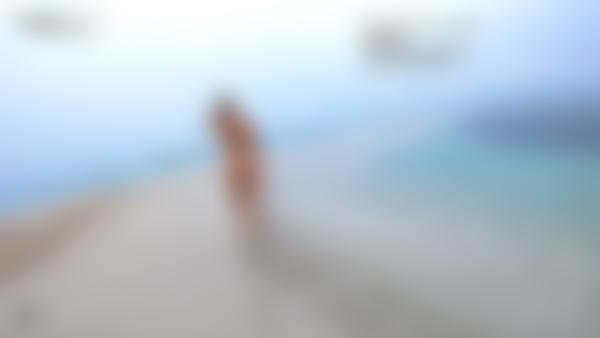 映画 Natalia A - 裸のイビサでの休暇パート1 からのスクリーンキャプチャ #10