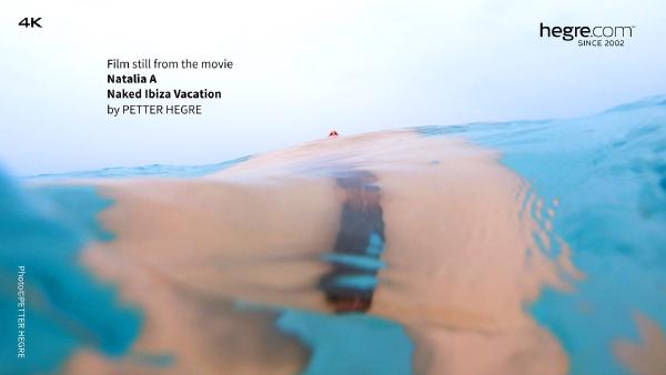 Skærmgreb #1 fra filmen Natalia A - Nøgen Ibiza-ferie del 2