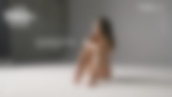 Screenshot #12 dal film Natalia Una sessione fotografica di nudo