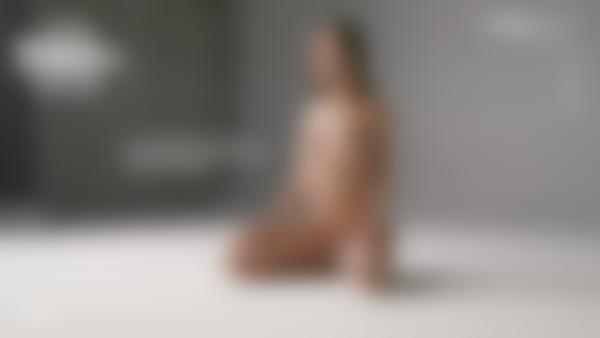 Screenshot #10 dal film Natalia Una sessione fotografica di nudo