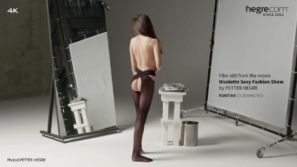फ़िल्म 3 से स्क्रीन ग्रैब # निकोलेट सेक्सी फैशन शो