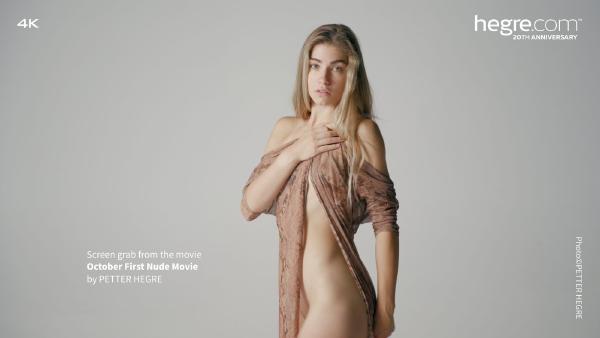 Kuvakaappaus #3 elokuvasta Lokakuun ensimmäinen alastonelokuva