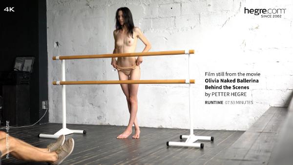 Schermopname #6 uit de film Olivia naakte ballerina achter de schermen