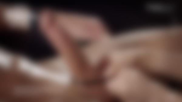 Ekrano paėmimas #11 iš filmo Skausmo ir malonumo varpos masažas