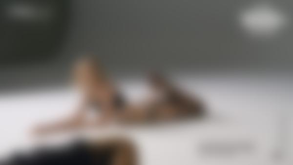 Tangkapan layar # 12 dari film Riana Nude Fashion Model