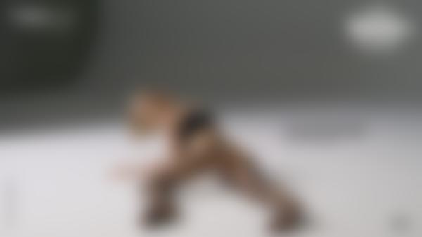Ekrano paėmimas #9 iš filmo Riana Nude mados modelis