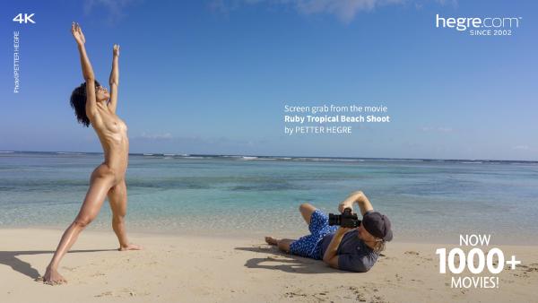 Screenshot #8 aus dem Film Ruby Shooting am tropischen Strand