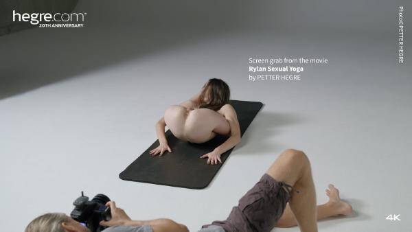 Skjermtak #7 fra filmen Rylan seksuell yoga