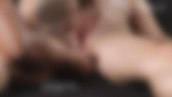 Ekrano paėmimas #9 iš filmo Klykiančio orgazmo masažas