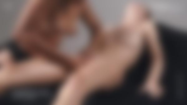 Skærmgreb #10 fra filmen Skrigende orgasmer massage