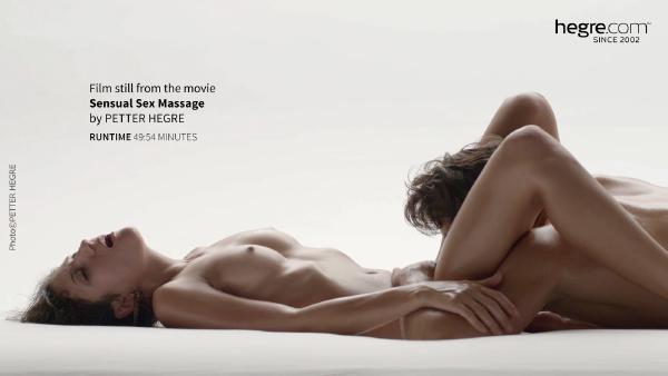 Sensual Sex Massage filminden # 3 ekran görüntüsü