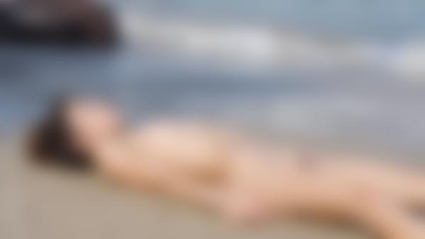 Kuvakaappaus #12 elokuvasta Serena L Arambol Nude Beach Goa Intia