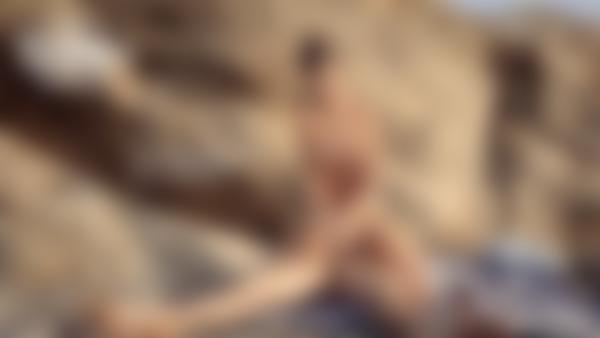 Skärmgrepp #10 från filmen Tantrisk strandmassage