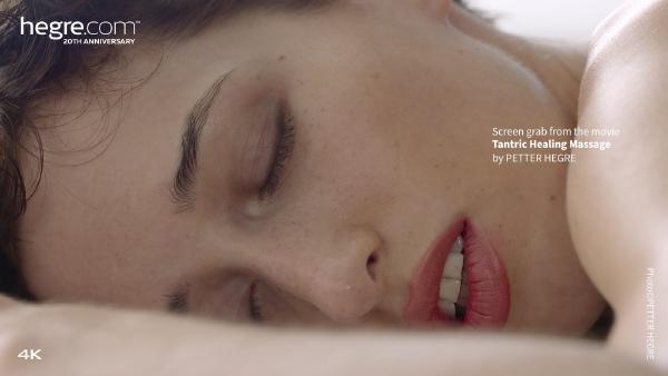 Screenshot #5 dal film Massaggio curativo tantrico