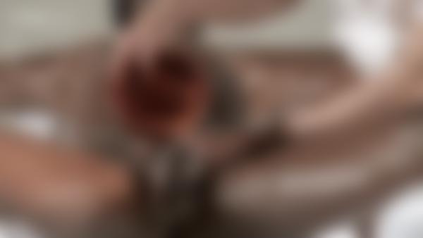 Tangkapan layar # 12 dari film Pijat Pemerahan Tantra