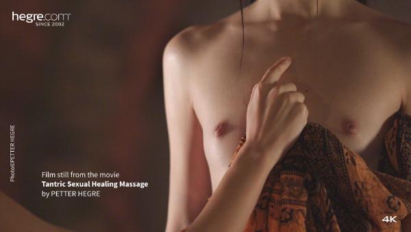 Screenshot #4 dal film Massaggio tantrico curativo sessuale