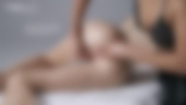 Екранна снимка №9 от филма Изкуството на масажа с допир