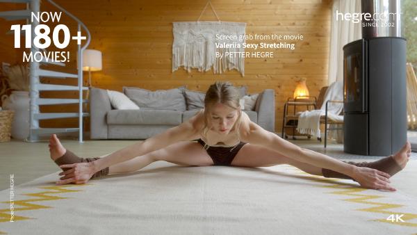 Screenshot #2 aus dem Film Valeriia Sexy Stretching