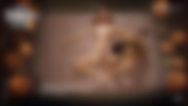 Ekrāna paņemšana #10 no filmas Vi un Hera multiorgasmiskā masāža