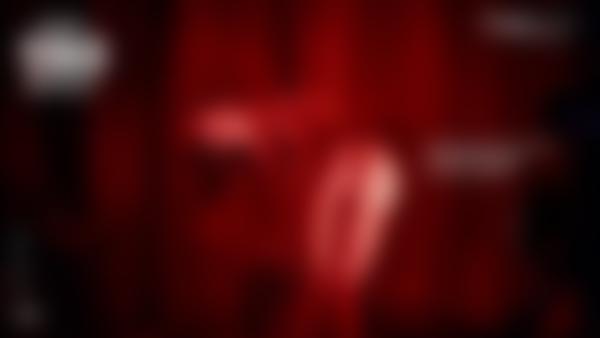 Ekrano paėmimas #12 iš filmo Vi Raudonplaukė Karšta Raudonplaukė