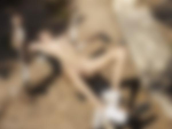 Afbeelding #11 uit de galerij Alice naakte training