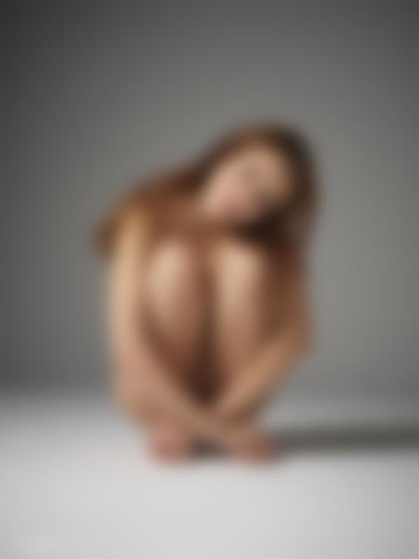Imagem #10 da galeria Alisa com corpo inteiro nu
