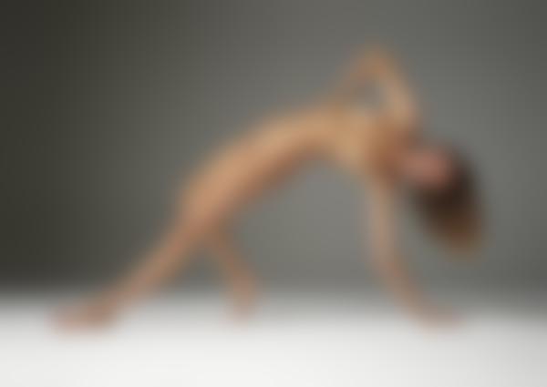 Imagem #9 da galeria Alya nude elegância