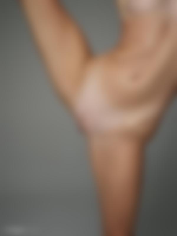 Bild #8 aus der Galerie Ani Aktmodell