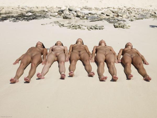 Image n° 7 de la galerie Anna S Brigi Melissa Suzie Suzie Carina mouillées et couvertes de sable