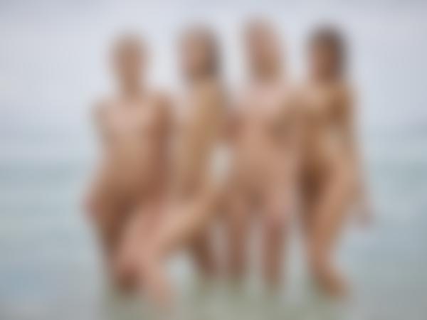 Billede #9 fra galleriet Ariel, Marika, Melena Maria og Mira nøgenstrand