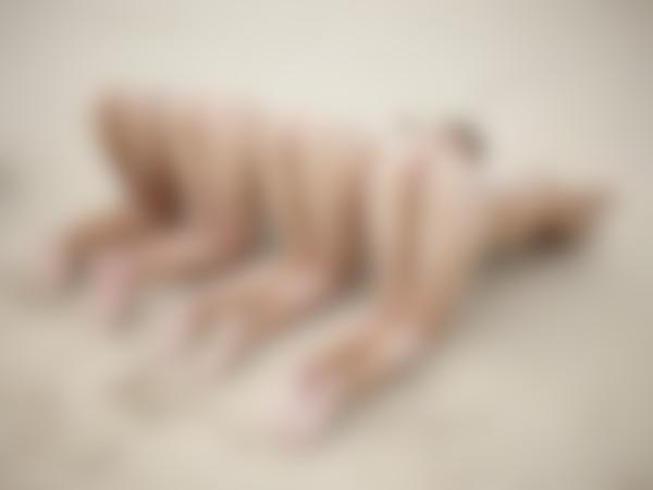 Εικόνα # 11 από τη συλλογή Ariel Marika Melena Maria Mira σέξι γλυπτά από άμμο