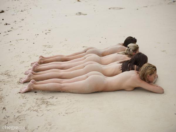 Bild #4 från galleriet Ariel Marika Melena Maria Mira sexiga sandskulpturer