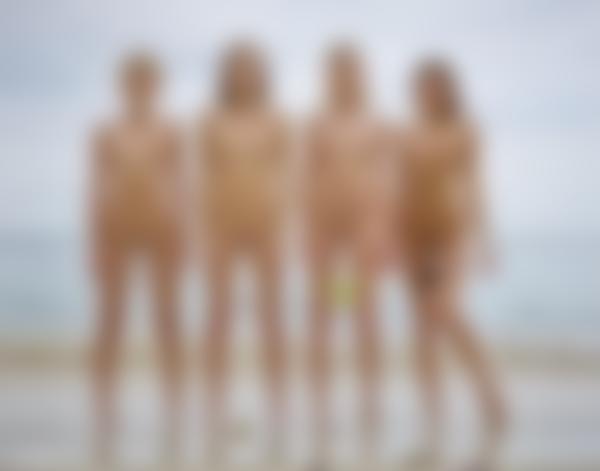 Attēls #9 no galerijas Ariel Marika Mira Melena Marijas pludmales ķermeņi