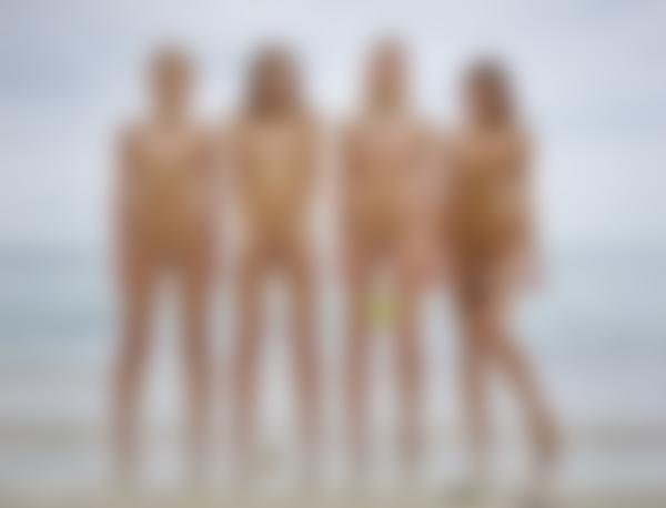Attēls #10 no galerijas Ariel Marika Mira Melena Marijas pludmales ķermeņi