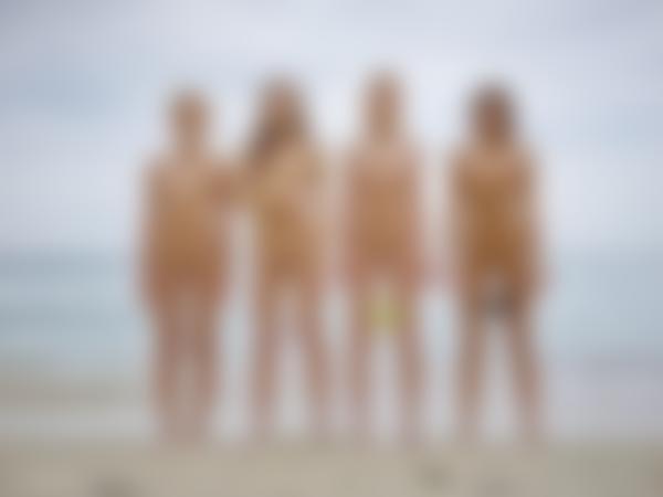 Billede #8 fra galleriet Ariel Marika Mira Melena Maria strandkroppe