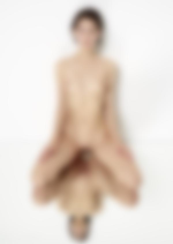 Kuva #10 galleriasta Ariel Nude -malli