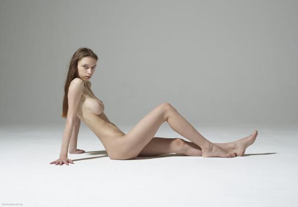 Bild #1 från galleriet Aya Beshen rena nakenbilder