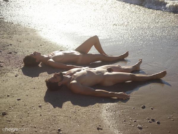 图片 #1 来自画廊 夏洛塔和亚历克斯在海滩上做爱