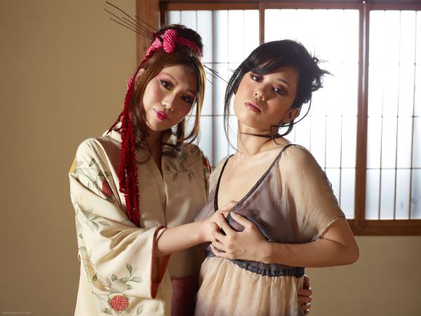 Resim # 3 galeriden Chiaki ve Konata Tokyo hostesleri