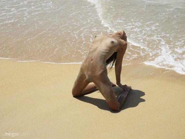 छवि # 5 गैलरी से च्लोए समुद्र तट शरीर