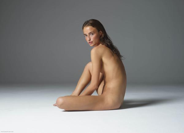 Immagine n.7 dalla galleria Cleo nudi artistici