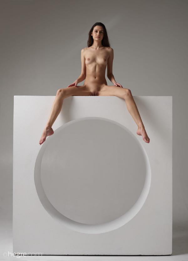 Image #2 from the gallery Cristin figure and form