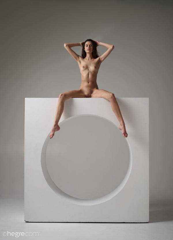 Image #4 from the gallery Cristin figure and form